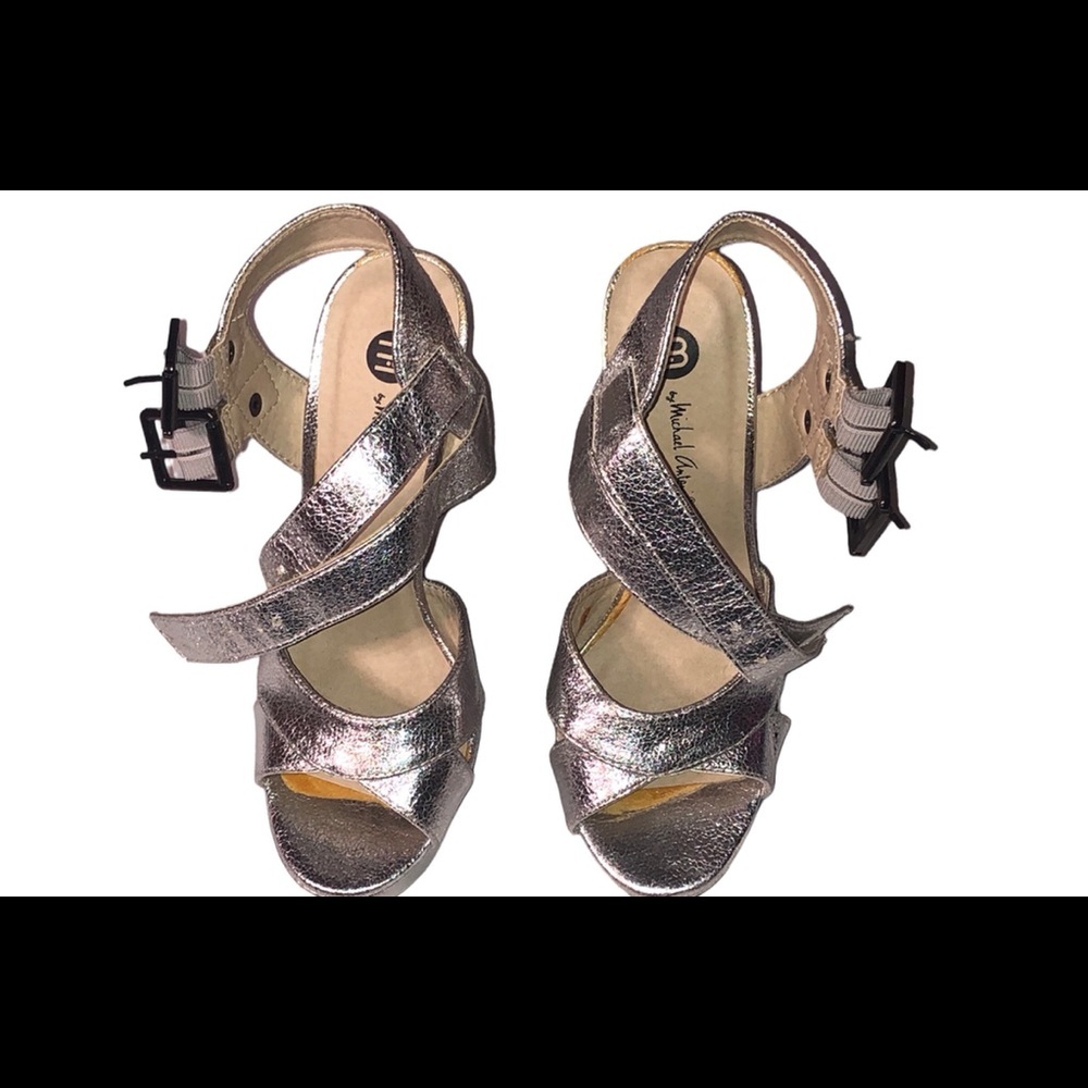 Michael Antonio size 5.5 pretty shiny silver heels